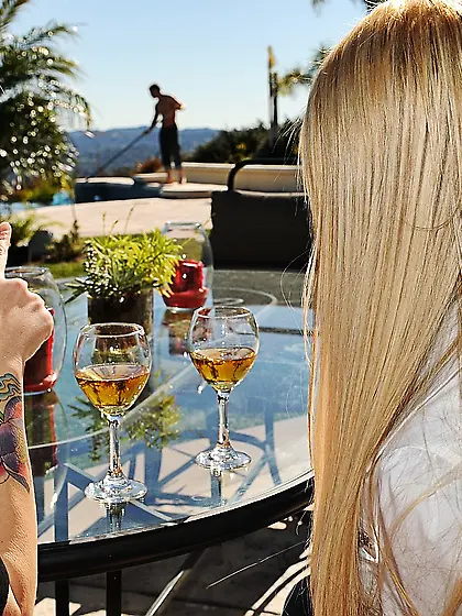 Nikki's visiting her friend