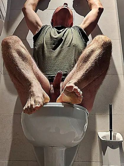 Andy Gymnast toilet rest stop lust 66