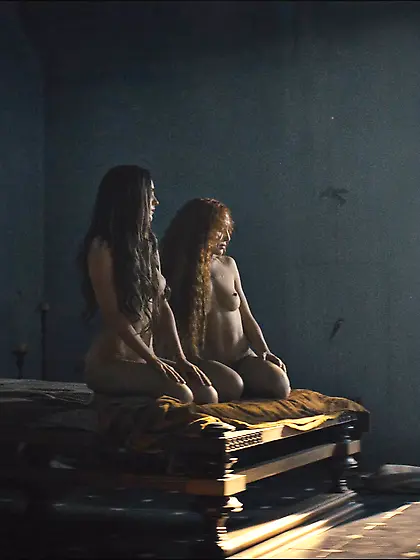 Jamaica Vaughan, Ivana Baquero - "Spartacus"