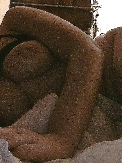 Sister's Bestfriend (Teen Leaks | 18 Years Old)