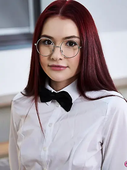 Stepsister wanna play adult games with creampie ending