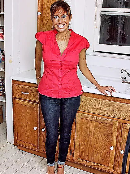 Chilean buxom mature mom redhead