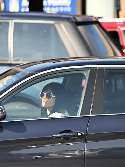 Gabriella Paltrova takes her clothes off on the floor and rides