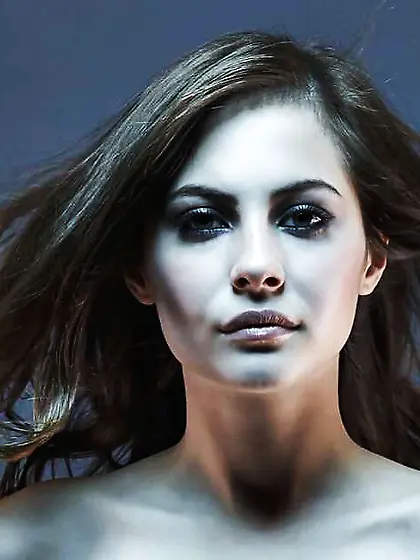 Willa Holland