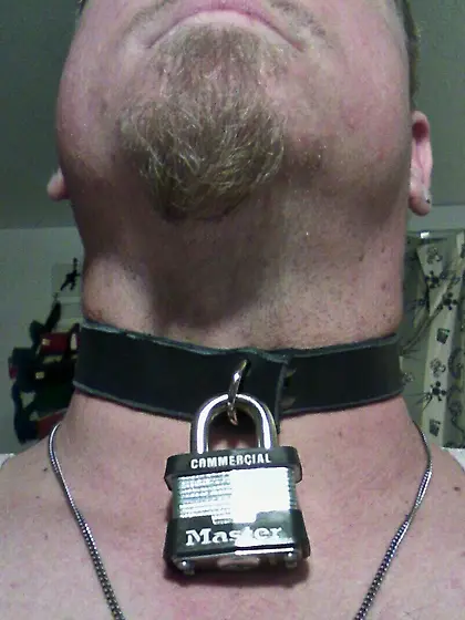 Guys wearing chokers or collar