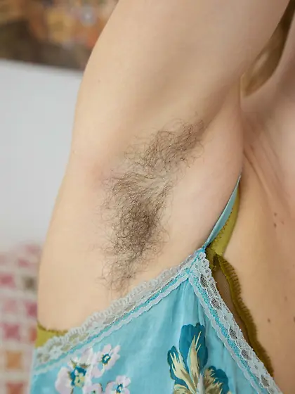 Hairy girl shows what she can do by banging that pussy hard