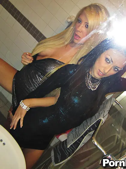 Horny sluts playing with a lucky dude