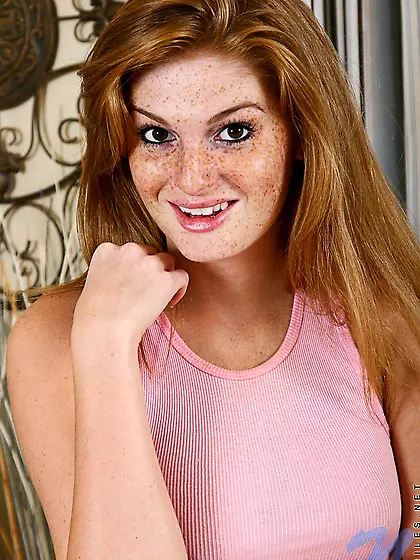 Faye Reagan takes her panties off for the camera and shows us he