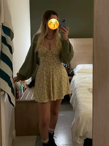 A girl i know sent these (21 yo)