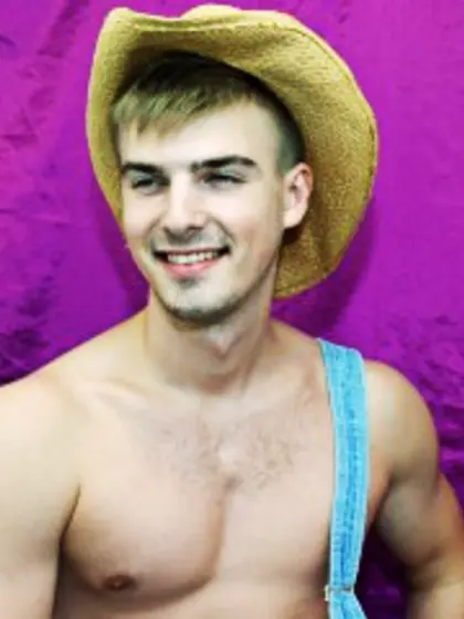 Blonde cash perform close