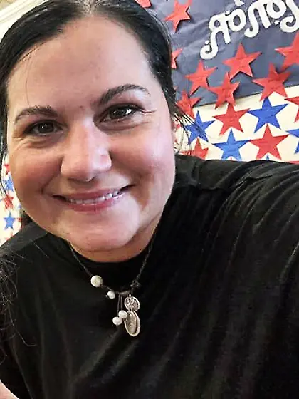 Aimee flashes her huge milkers at mardi gras