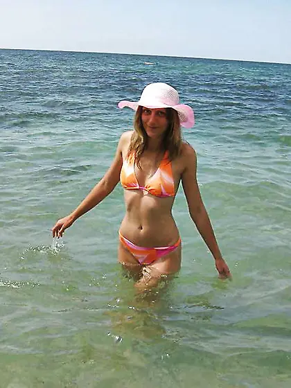 Super-Cute unshaved beaver