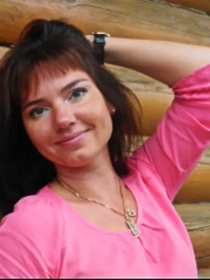 Brunette queenymargo perform cameltoe