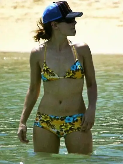 Sandra Bullock in bikini11/25/2025