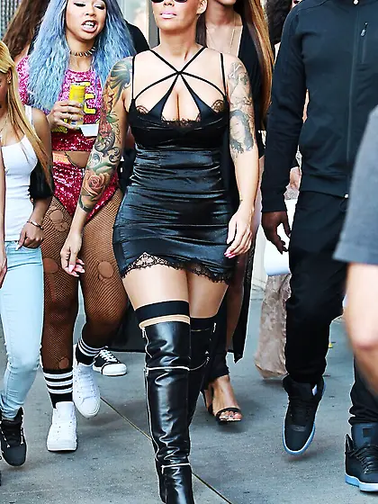 Amber Rose cleavage photos