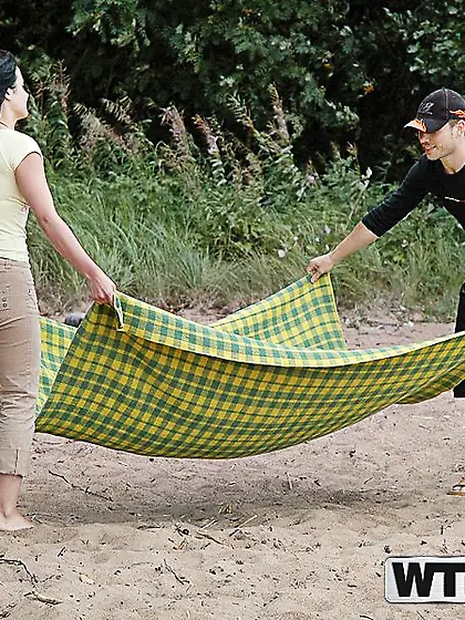 Babe is fucked at the beach