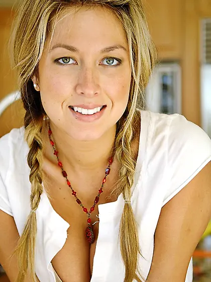 Nasty blonde momma Sasha Knox with great bazookas sticking cucum