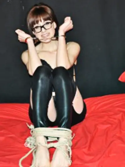 Blonde Teen Vivianna Vibrator.