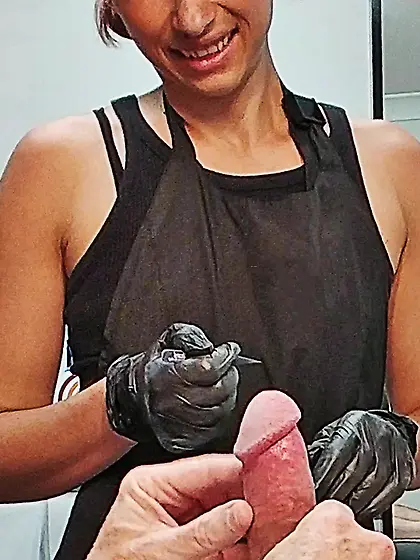 Waxing erection - CFNM.  Happy waxer! 1