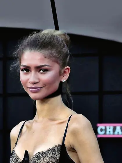 A beautiful neck in a tight noose