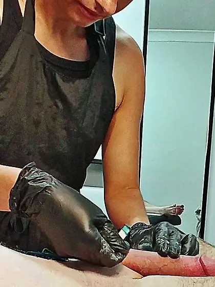 Waxing erection - CFNM.  Happy waxer! 1