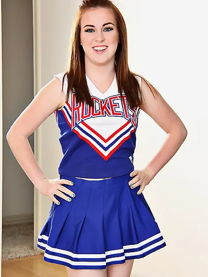 Pretty cheerleader Jessie Parker can't wait to get fucked