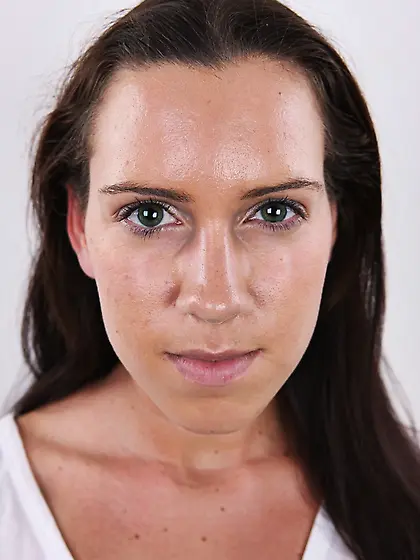 Black haired chick sexy