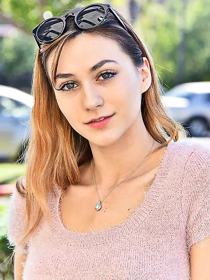 Smokin' hot love started laying body open outdoors and finished