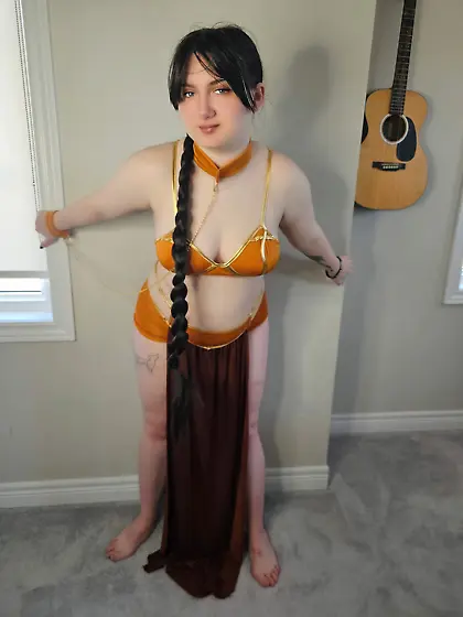 SydQ slave girl cosplay (aged 18)