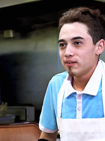 Restaurant fuck for boy and MILF