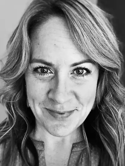 Thick ass Mary likes to strip