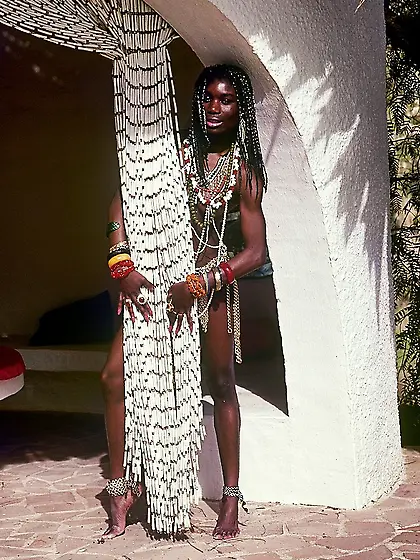 Stunning black babe wearing