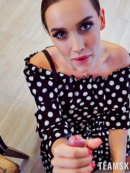 Gorgeous babe Luxury Girl pleasures her man in the living room