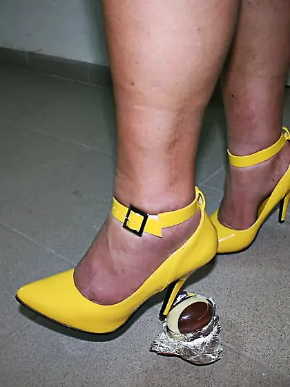 Anna in yellow heels...
