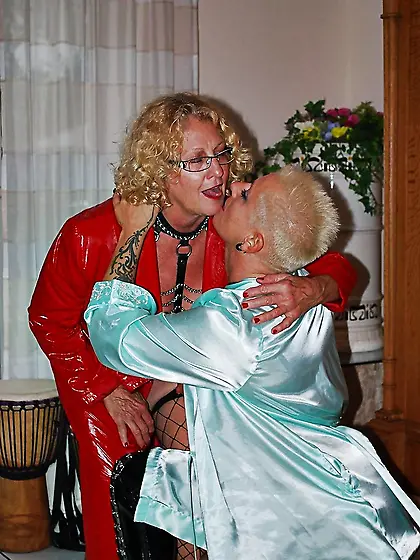 Ordinary mature women,  presenting themselves