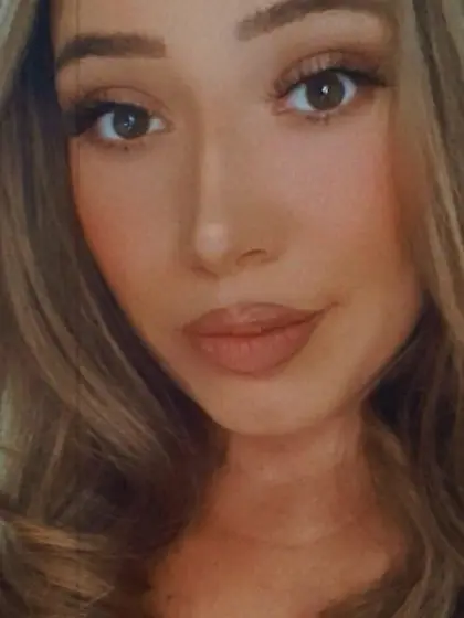 he loves his aunts feet