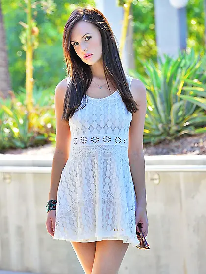 Adorable brunette chick Jayden Taylors shows us her cooch and he