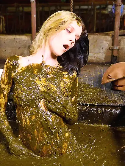 Maria Anjel in manure