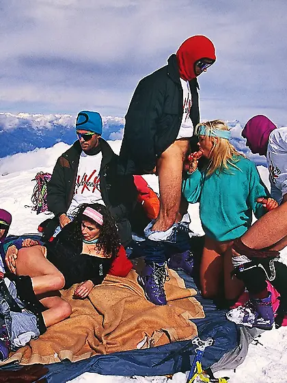 Steaming hot chicks foxy