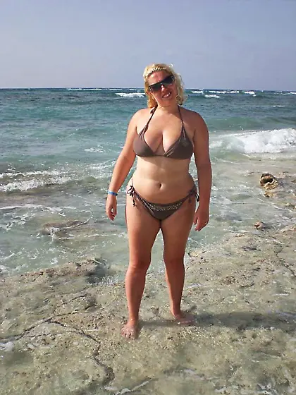 MILF Barby from United Kingdom Barby By The...