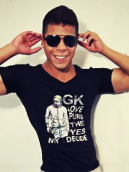 19 yo brunette Cristian.