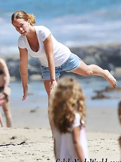 Kendra Wilkinson Hot