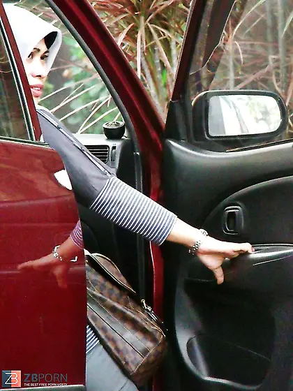 Magnificent Chick in Hijab