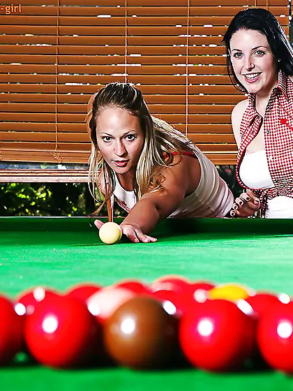 Lesbian amateur table