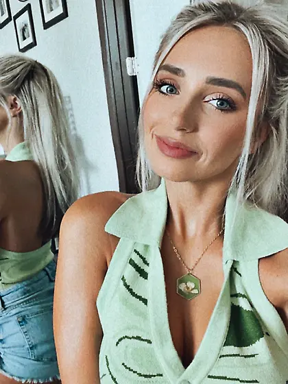 Let's stroke to this stupid cocksucker