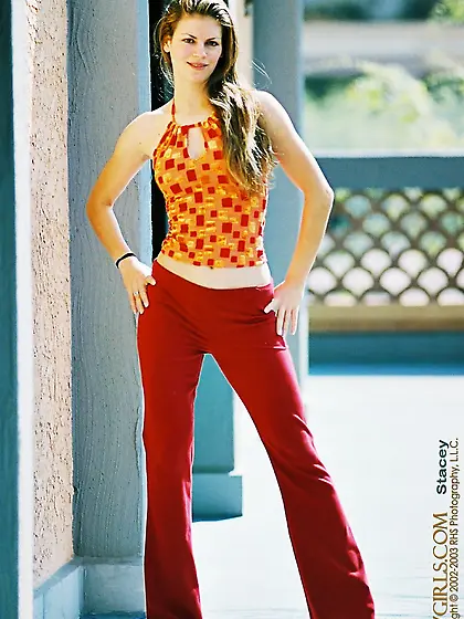 Natalia Wood takes off her orange pants and shows off her sexy t