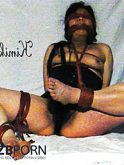 Self strap restrain bondage