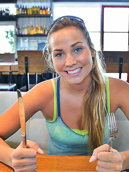 Naughty teen blonde Courtney Dillon knows how to make guys saliv