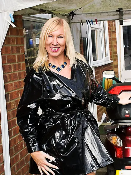 MILF Latex Melody from United Kingdom