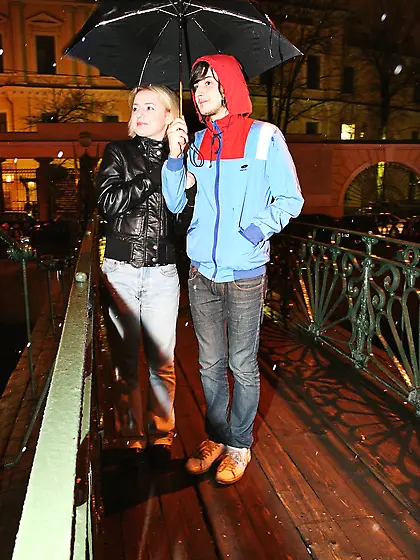 Sheyla has a boyfriend.